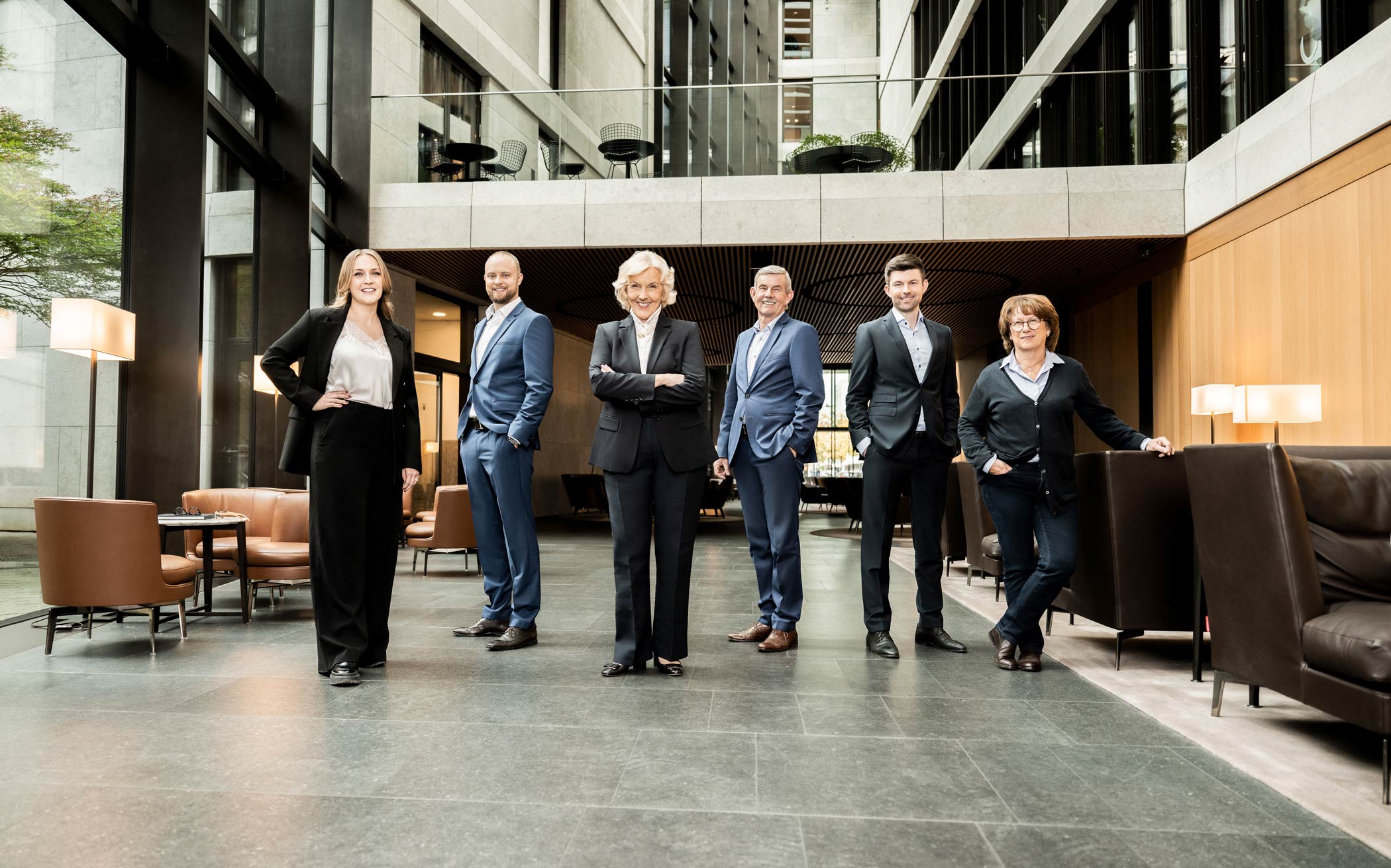 Tuscher Team in Hotel Lobby