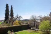 Blick vom Südbalkon - Moderne DHH in ruhiger Ortsrandlage mit Bergblick!