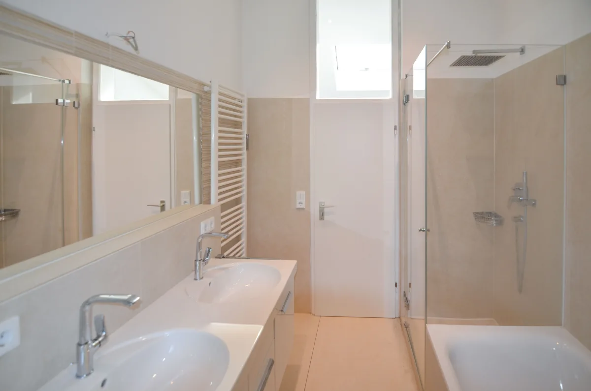 Master-Wohnung-Bad