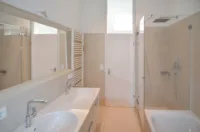 Master-Wohnung-Bad