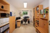 Büro im KG - Modernisiertes Einfamilienhaus mit ELW für 2 Generationen & exklusivem Pool!
