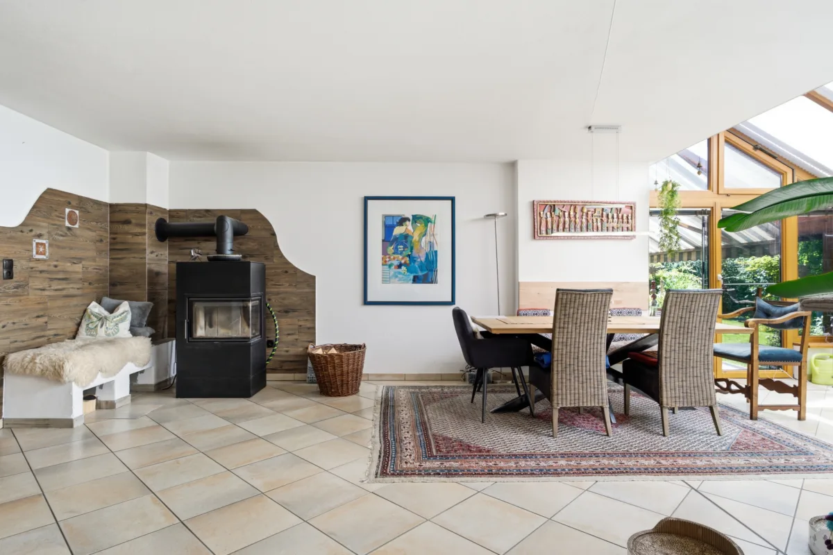 Wohnzimmer (Ansicht 1)