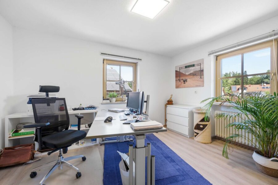Büro im OG
