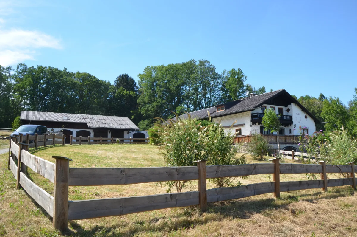 Süd-/Ostansicht (Perspektive 2)