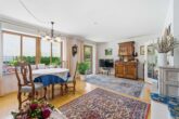 Wohnzimmer (Ansicht 1) - Top gepflegte 3-Zi.-EG-Wohnung mit Südgarten & TG-Stellplatz!