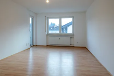 Großzügige & gepflegte 4-Zi.-Wohnung mit Garage & Südbalkon!, 85560 Ebersberg, Etagenwohnung