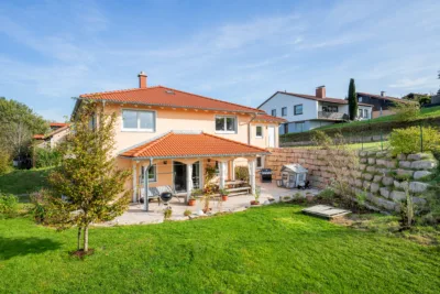 Traumhaftes Einfamilienhaus in idyllischer Ortsrandlage & großem Garten!, 85643 Steinhöring, Einfamilienhaus