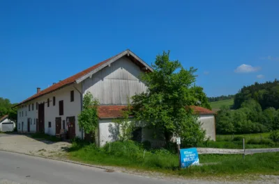 Bauernhof mit 59.612qm Grund & vielfältigem Entwicklungspotenzial – ca. 2.000qm Baugrundstück!, 84419 Obertaufkirchen, Bauernhaus