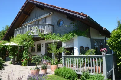 Traumhaftes Zweifamilienhaus zum Verlieben & besonderen Gestaltungsmöglichkeiten!, 85617 Aßling, Zweifamilienhaus