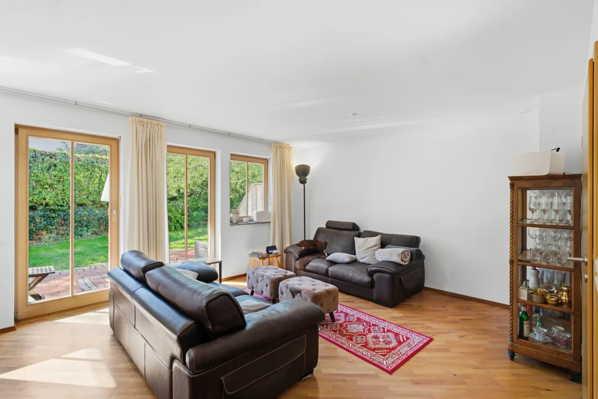 Wohnzimmer (Ansicht 1)
