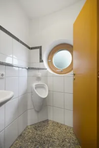 Gäste WC im EG (Ansicht 2)